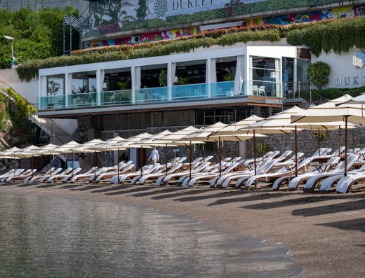 Dukley Seafront Restaurant and Beach